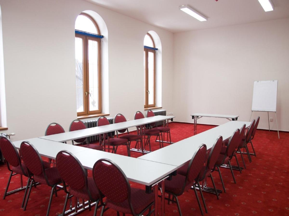 Hotel Vinar - Bed & Breakfast Kurdejov Экстерьер фото