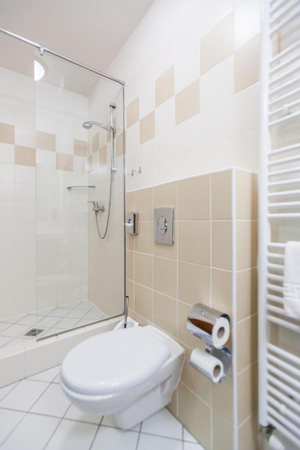 Hotel Vinar - Bed & Breakfast Kurdejov Экстерьер фото